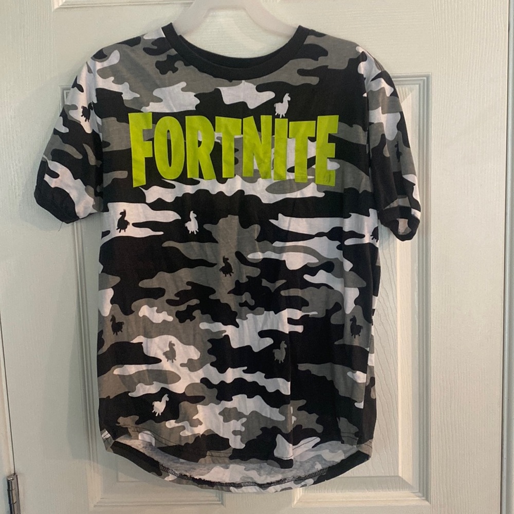 Boy’s FortNite t-shirt
